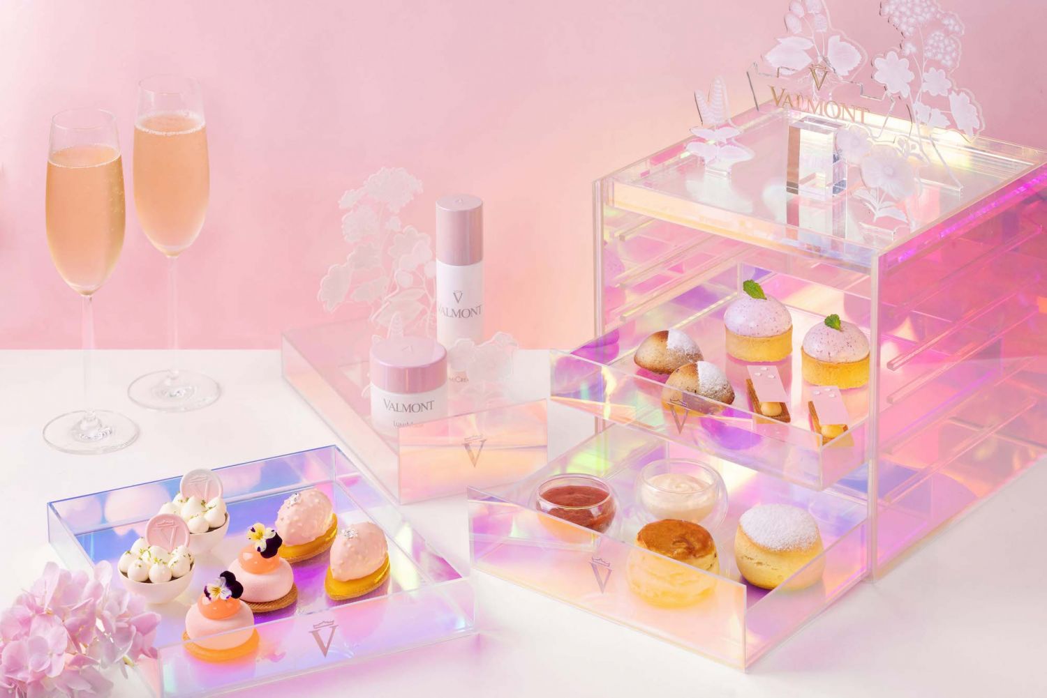 Mandarin-Oriental-Hong-Kong-Clipper-Lounge-VALMONT-Luminosity-Afternoon-Tea