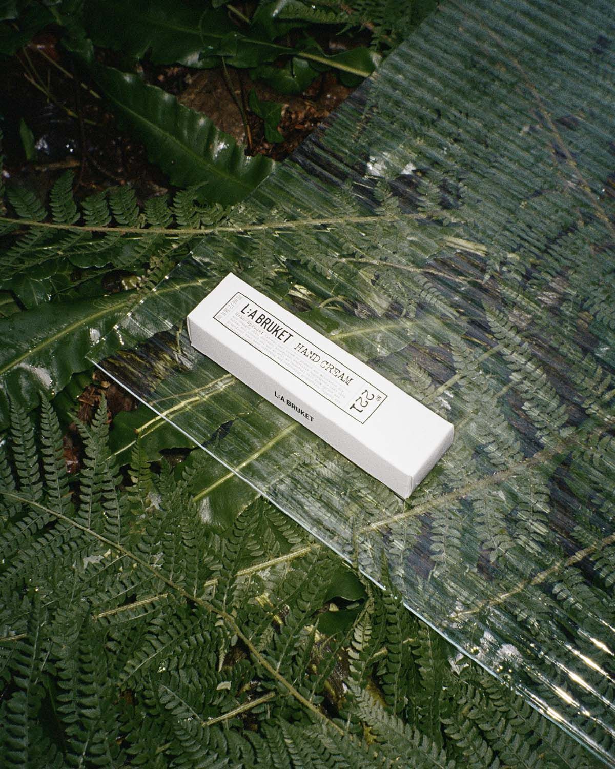 L:A BRUKET 雲杉護手霜,30ml/NT$550 ;70ml/NT$900 ;240ml/NT$1650