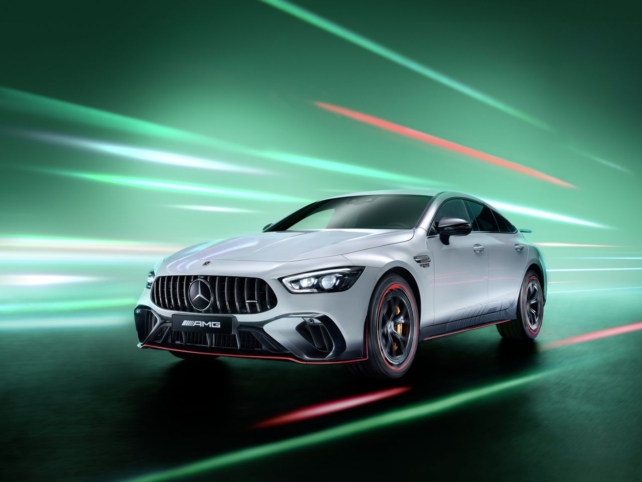 F1 Edition Mercedes-AMG GT 63 S E PERFORMANCE (Kraftstoffverbrauch gewichtet, kombiniert WLTP: 7,9l/100km; Stromverbrauch gewichtet, kombiniert WLTP: 12 kWh/100 km; CO2-Emissionen gewichtet, kombiniert WLTP: 180g/km) // F1 Edition Mercedes-AMG GT 63 S E PERFORMANCE (Fuel consumption weighted, combined WLTP: 7,9l/100km; Power consumption weighted, combined WLTP: 12 kWh/100 km; weighted, combined CO2-emissions WLTP: 180g/km g/km)