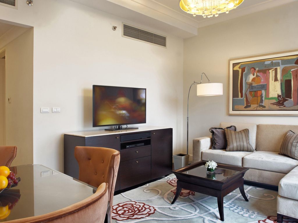 Raffles' Residence 2 BR Deluxe (Photo: Raffles Makati Official Website)