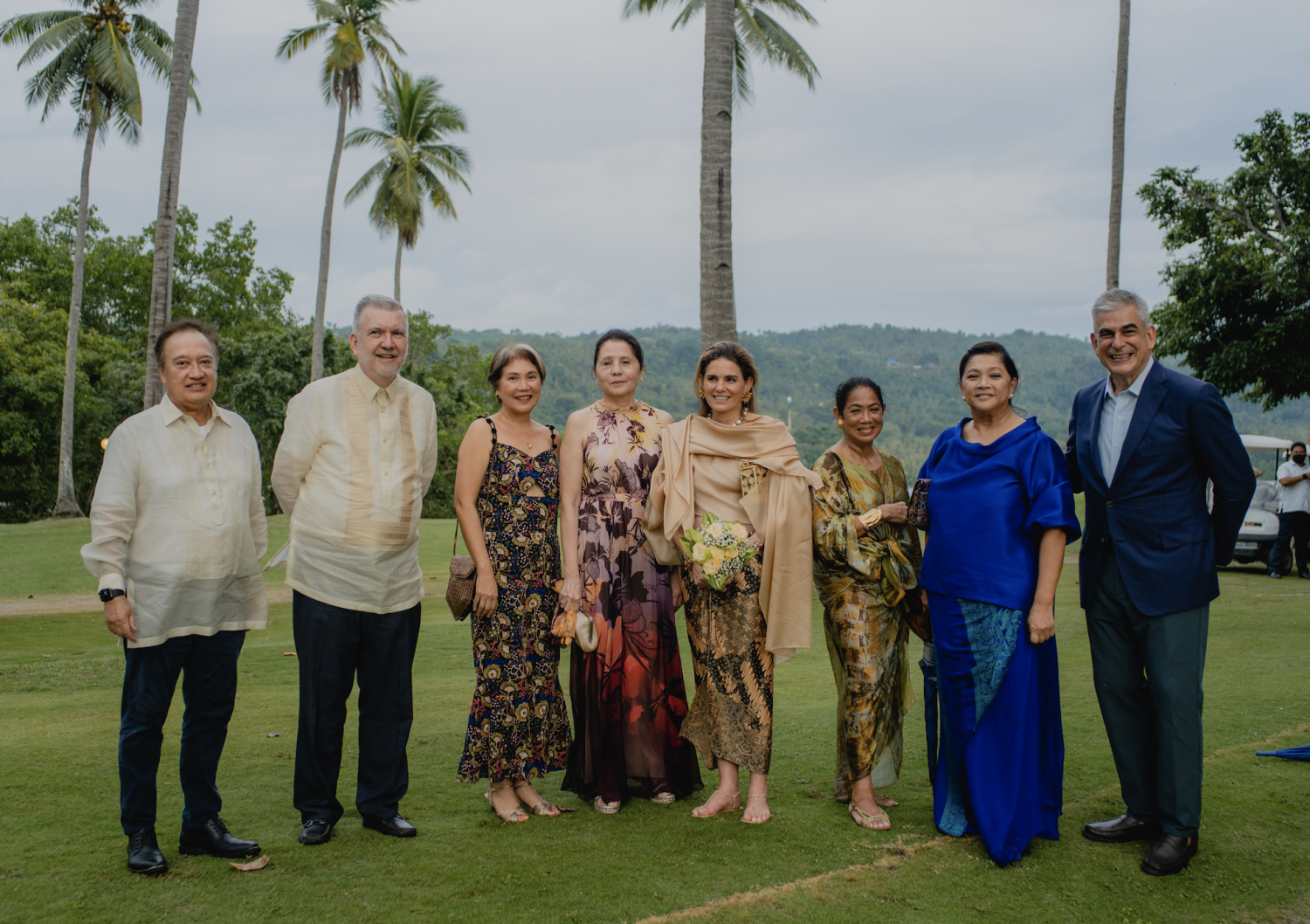 Butch de Guzman, Buddy Pratte, Ginny de Guzman, Mariane Pratte, Lizzie Zobel de Ayala, Margarita Forés, Maricris Brias, Jaime Zobel de Ayala