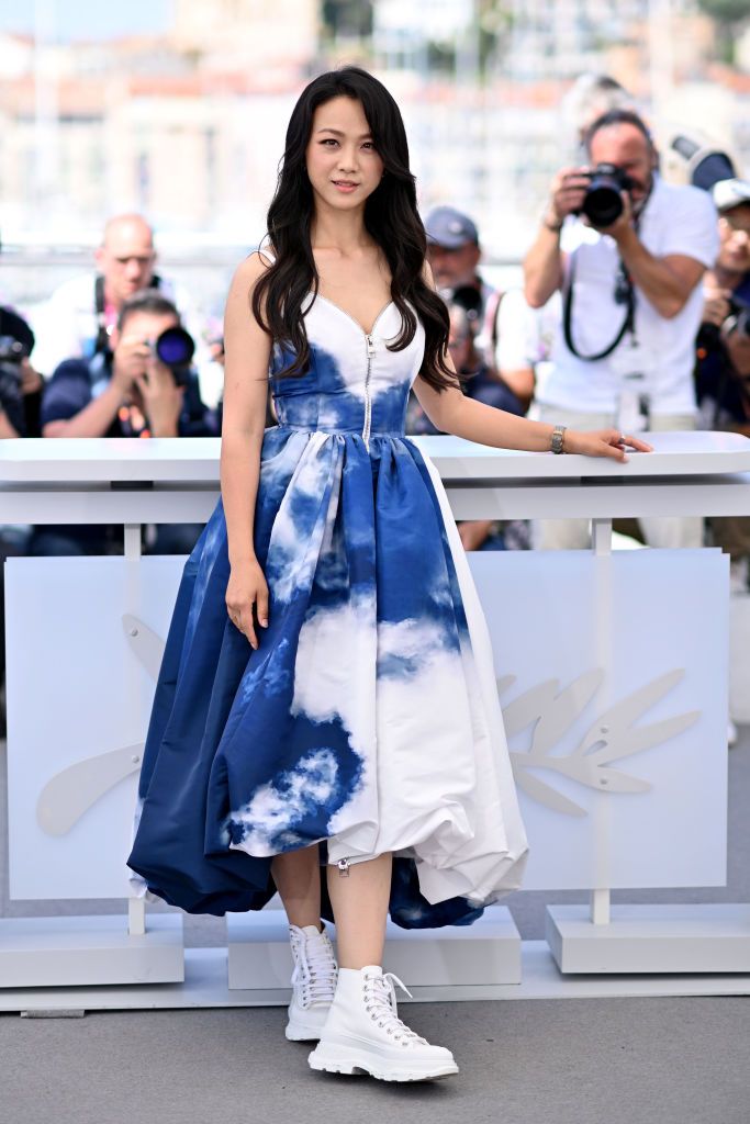 CANNES, FRANCE - MAY 24: Tang Wei attends the photocall for "Decision To Leave (Heojil Kyolshim)" during the 75th annual Cannes film festival at Palais des Festivals on May 24, 2022 in Cannes, France. (Photo by Lionel Hahn/Getty Images)