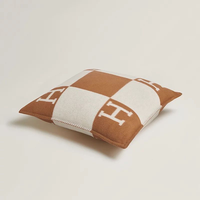 Avalon Pillow / by Hermès
