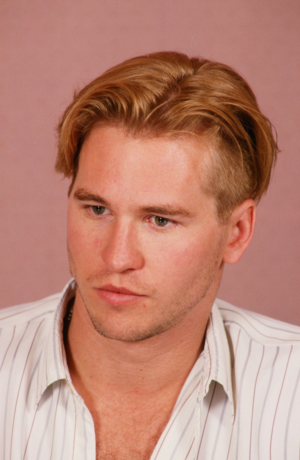 LOS ANGLES, CA - 1988: Actor Val Kilmer, star of Ron Howard's film "Willow," poses during a 1988 Los Angeles, California, photo portrait session. Kilmer, also star of the hit film "Top Gun," was married to"Willow" co-star Joanne Whalley briefly in 1988. (Photo by George Rose/Getty Images)