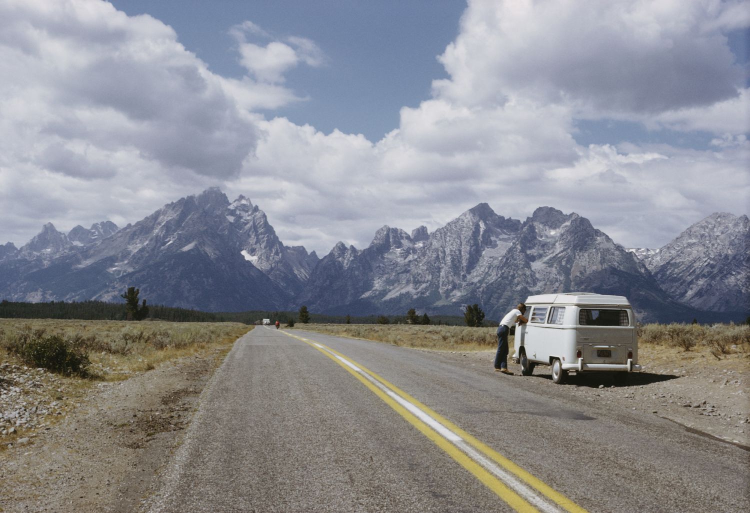 A camper van near the Teton Range of the Rocky Mountains in Wyoming, USA, circa 1965. (Photo by Archive Photos/Getty Images)
