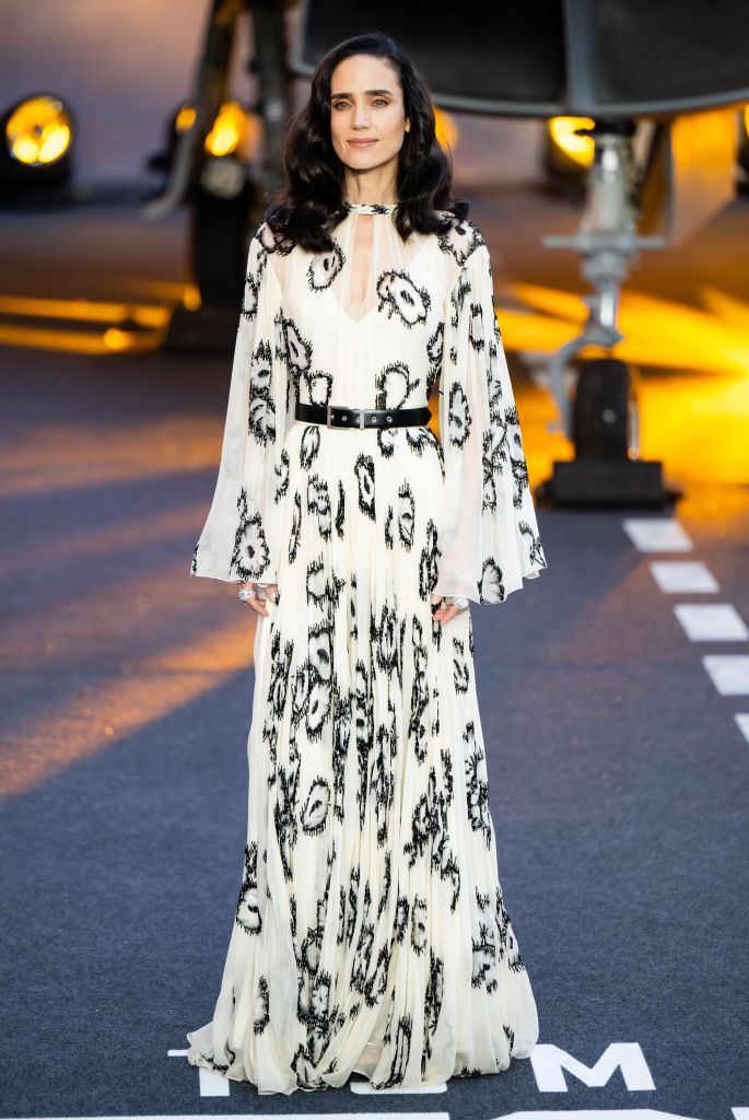 LONDON, ENGLAND - MAY 19: Jennifer Connelly attends "Top Gun: Mavertick" Royal Film Performance at Leicester Square on May 19, 2022 in London, England. (Photo by Samir Hussein/WireImage)