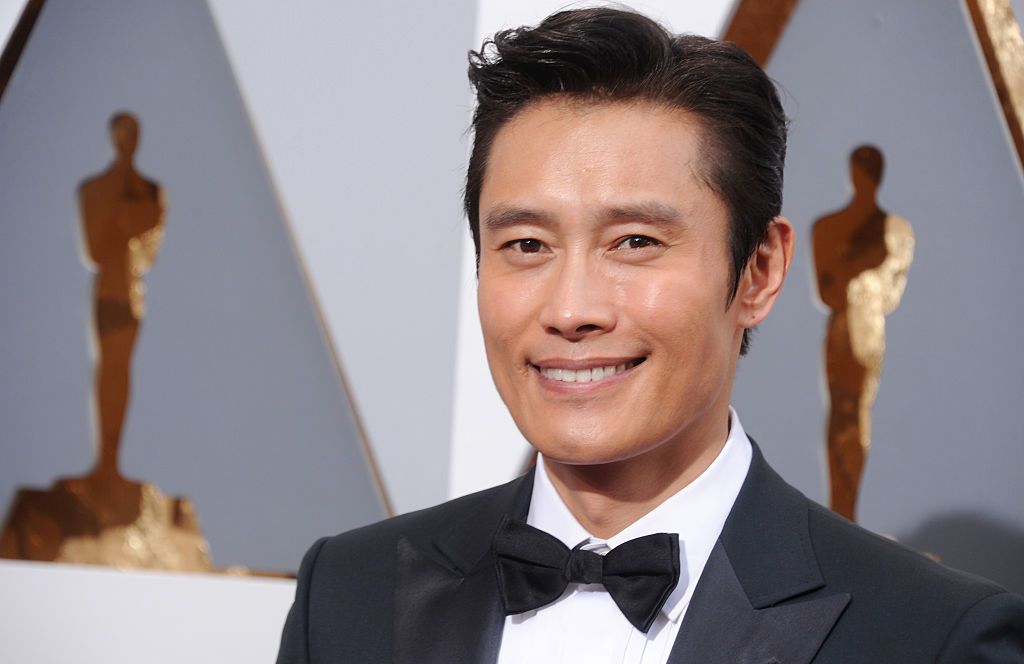HOLLYWOOD, CA - FEBRUARY 28: Actor Byung-Hun Lee arrives at the 88th Annual Academy Awards at Hollywood & Highland Center on February 28, 2016 in Hollywood, California. (Photo by Gregg DeGuire/WireImage)