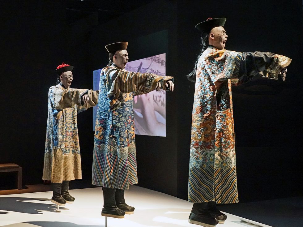 此次殭屍衣服據說是真實使用過/ pic via 法國凱布朗利國家博物館 (Musée du quai Branly)