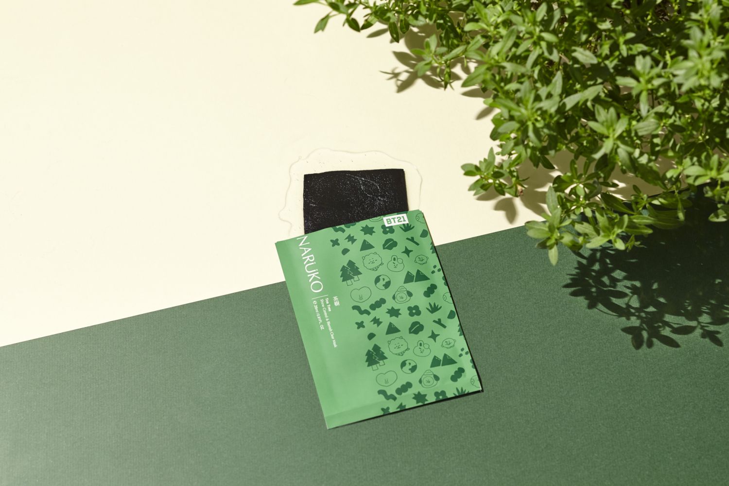 Naruko茶樹神奇痘痘黑面膜(BT21 限量版),26ml×12入/NT$450