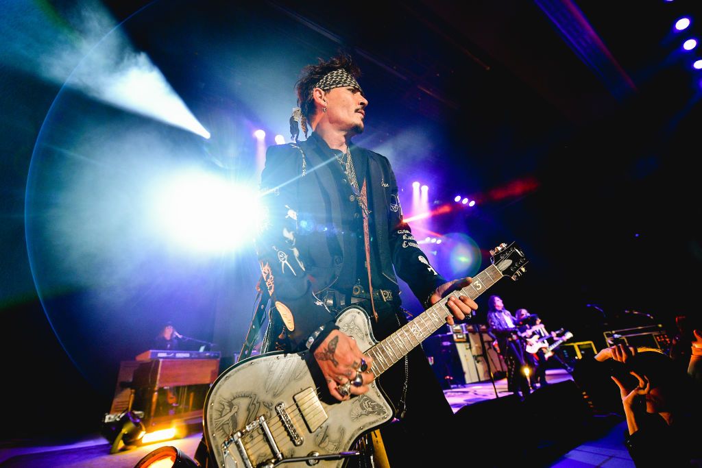 LOS ANGELES, CALIFORNIA - MAY 11: Johnny Depp of The Hollywood Vampires performs at The Greek Theatre on May 11, 2019 in Los Angeles, California. (Photo by Matt Winkelmeyer/Getty Images)