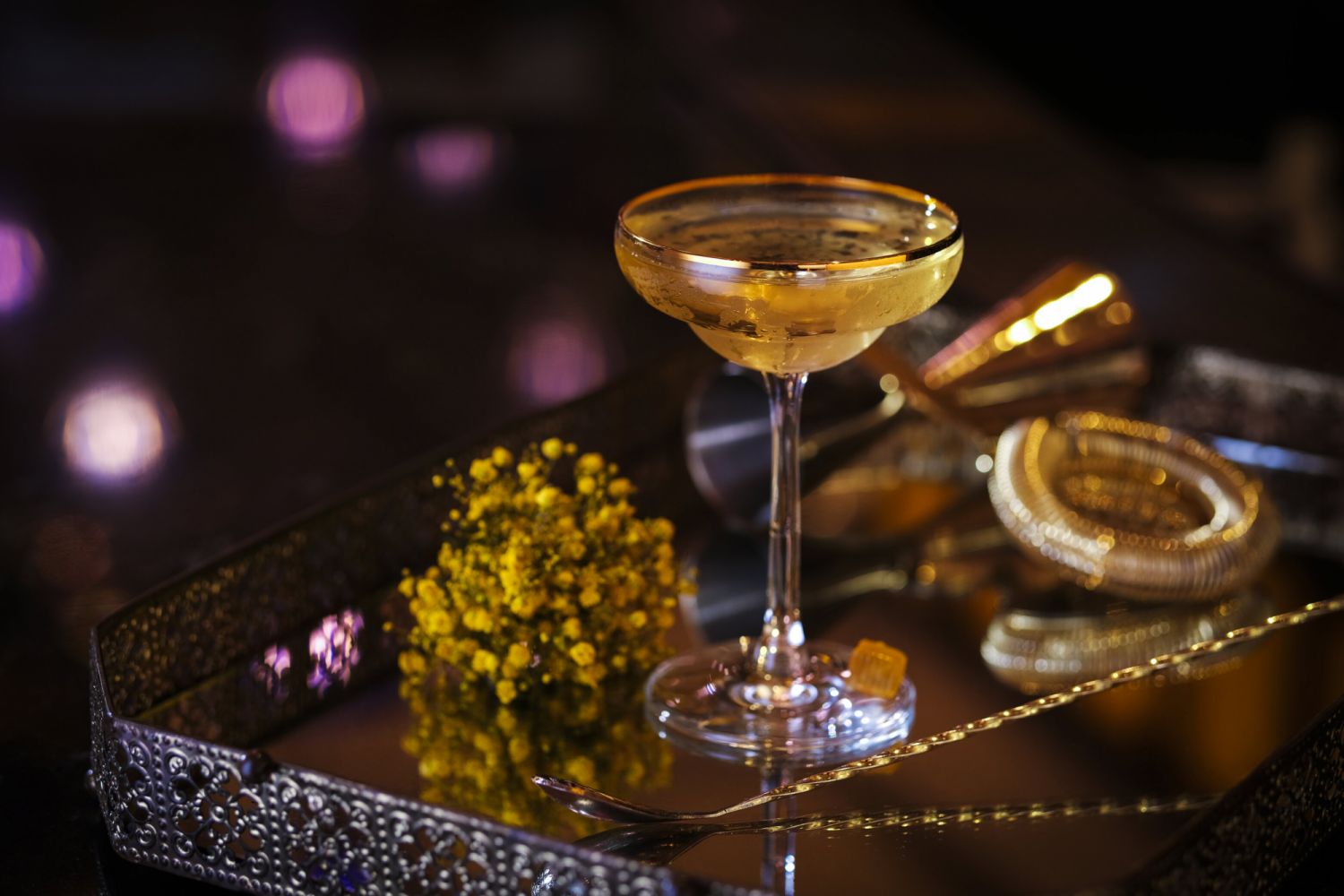where to drink in hong kong - june 2022 - island shangri-la lobster bar