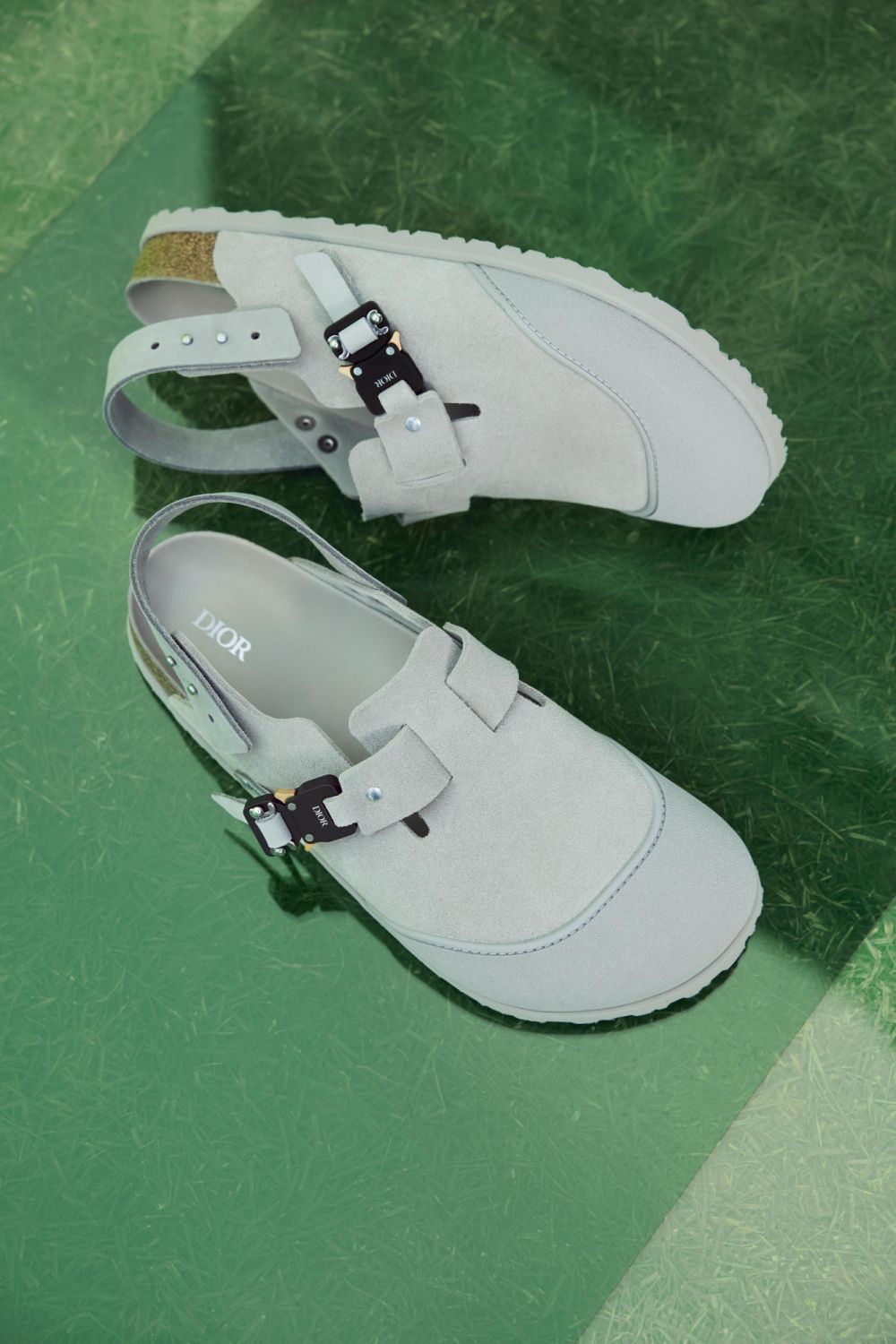 【Dior勃肯聯名】Dior x Birkenstock推出極具代表性的「紳士灰勃肯鞋」！讓日常優雅與功能兼具 Tatler Asia