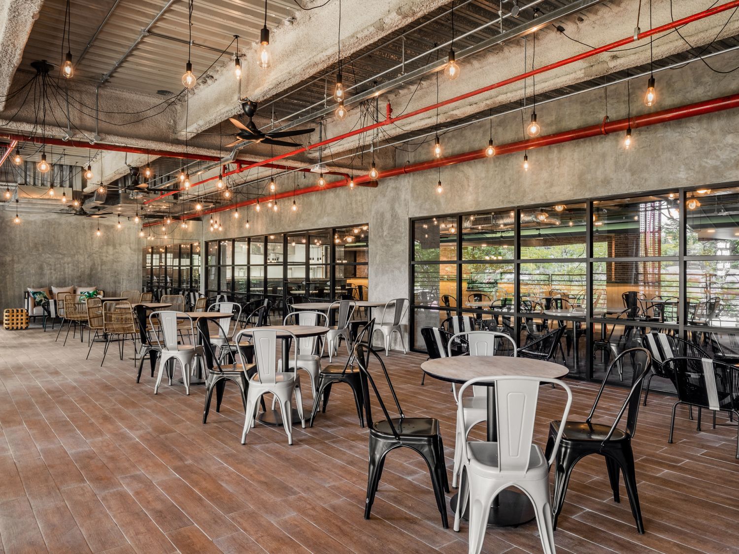 The general alfresco dining area for those who prefer the outdoors.