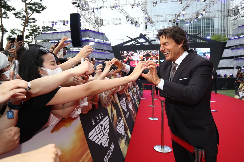 SEOUL, SOUTH KOREA - JUNE 19: Tom Cruise attends the Korea Red Carpet for "Top Gun: Maverick" at Lotte World on June 19, 2022 in Seoul, South Korea. (Photo by Chung Sung-Jun/Getty Images for Paramount Pictures)