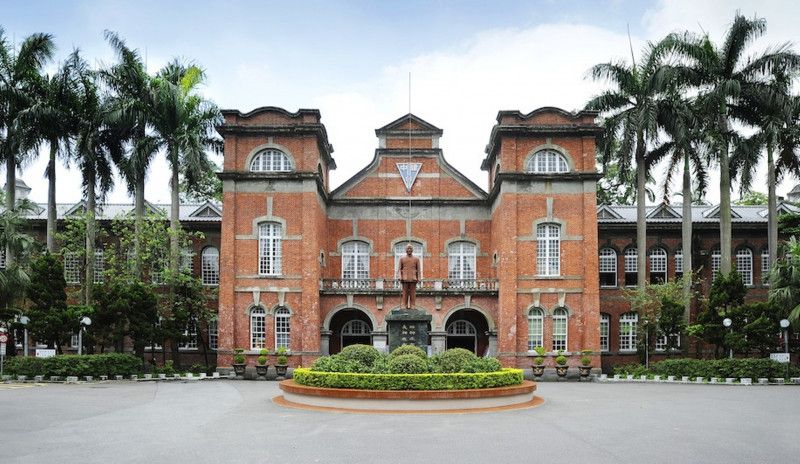 建中生考上醫學系卻決定讀「大氣系」?幼時因為太會讀書而被霸凌:「我想朝著人生亮光前進」 | Tatler Asia
