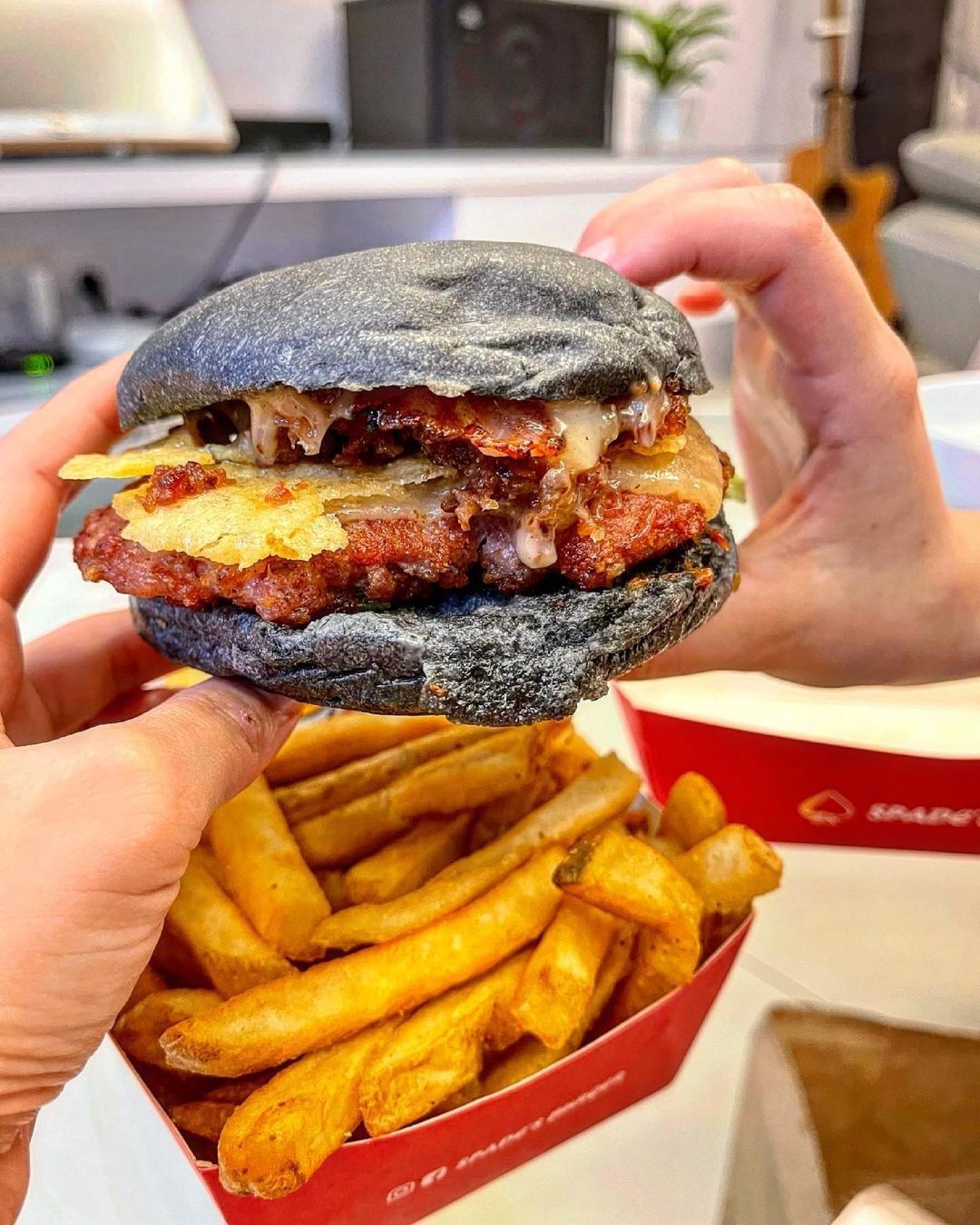 Photo: @spadesburger/Instagram
