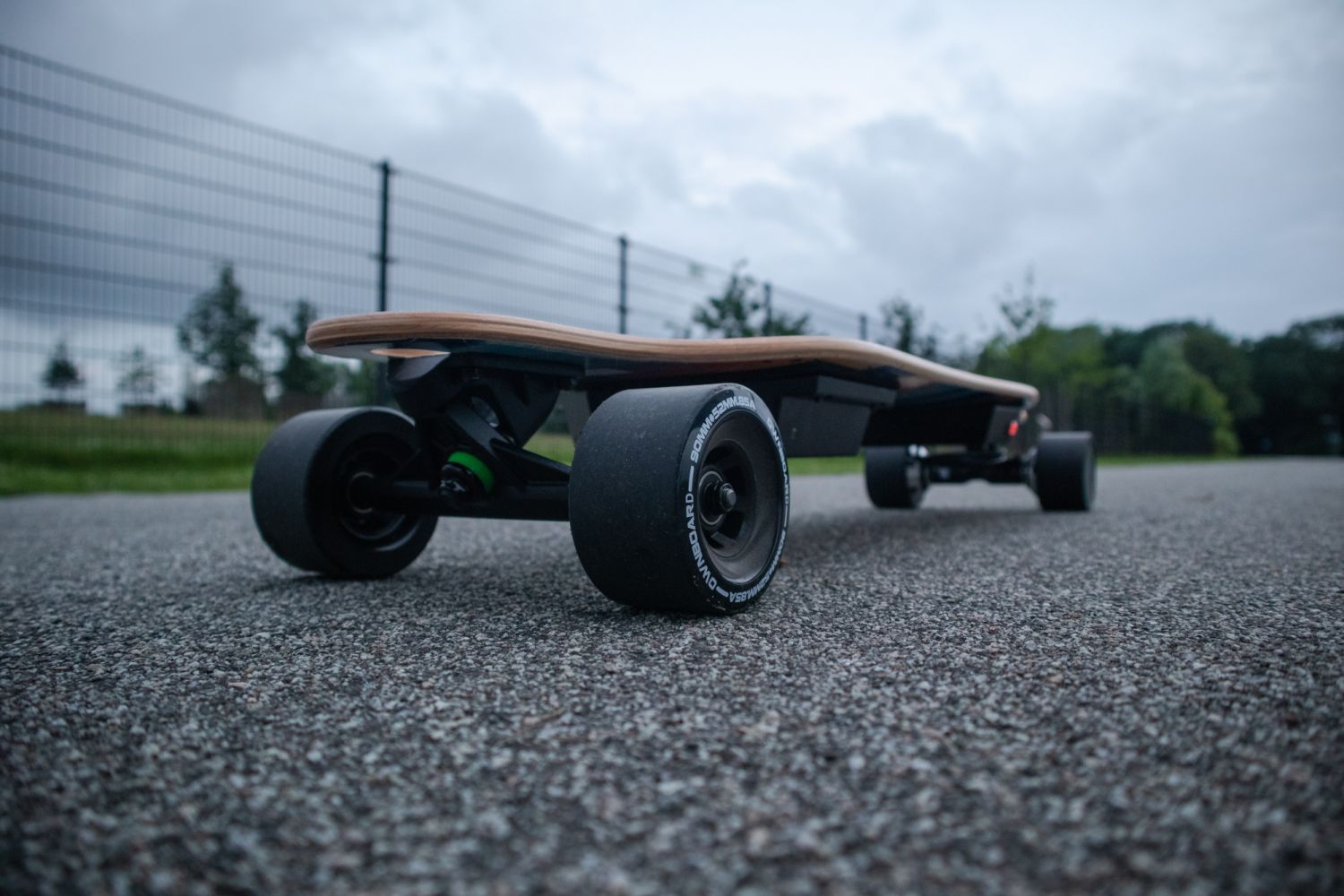 Electric Skateboard / Unsplash - Liam Martens
