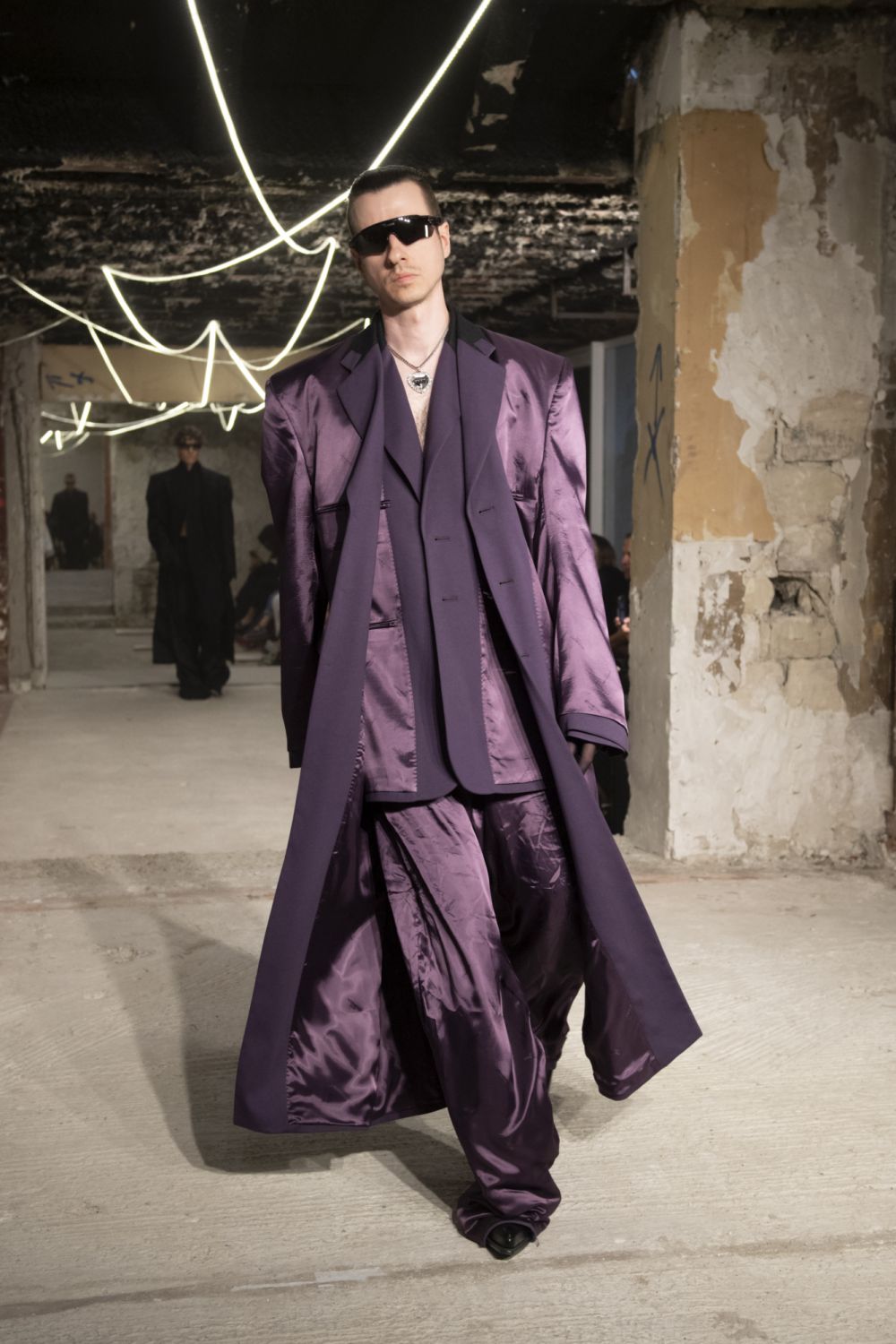 PARIS, FRANCE - JULY 07: (EDITORIAL USE ONLY - For Non-Editorial use please seek approval from Fashion House) A model walks the runway during the Vetements Haute Couture Fall Winter 2022 2023 show as part of Paris Fashion Week on July 07, 2022 in Paris, France. (Photo by Kristy Sparow/Getty Images)