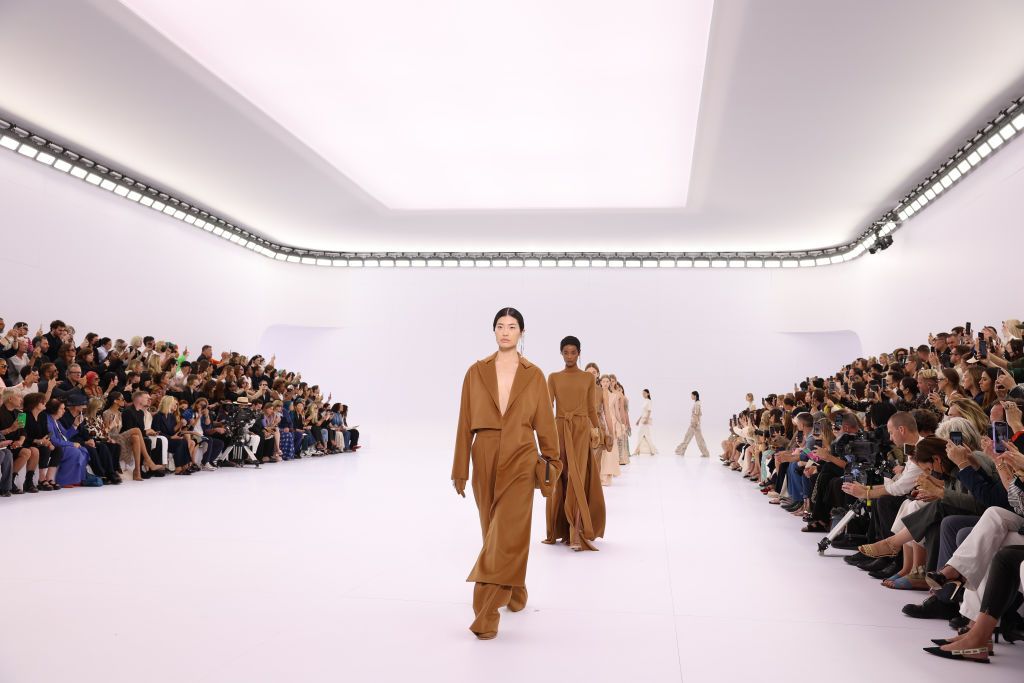 PARIS, FRANCE - JULY 07: (EDITORIAL USE ONLY - For Non-Editorial use please seek approval from Fashion House) A model walks the runway during the Fendi Couture Haute Couture Fall Winter 2022 2023 show as part of Paris Fashion Week on July 07, 2022 in Paris, France. (Photo by Daniele Venturelli/WireImage)