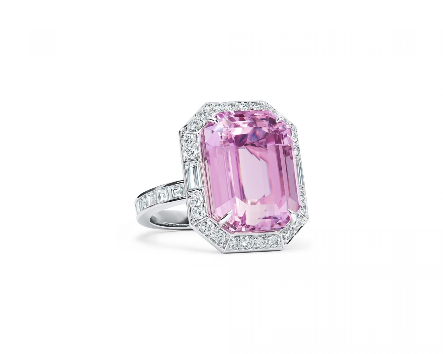 Tiffany ring in platinum with a kunzite of over 16 carats and mixed-cut diamonds