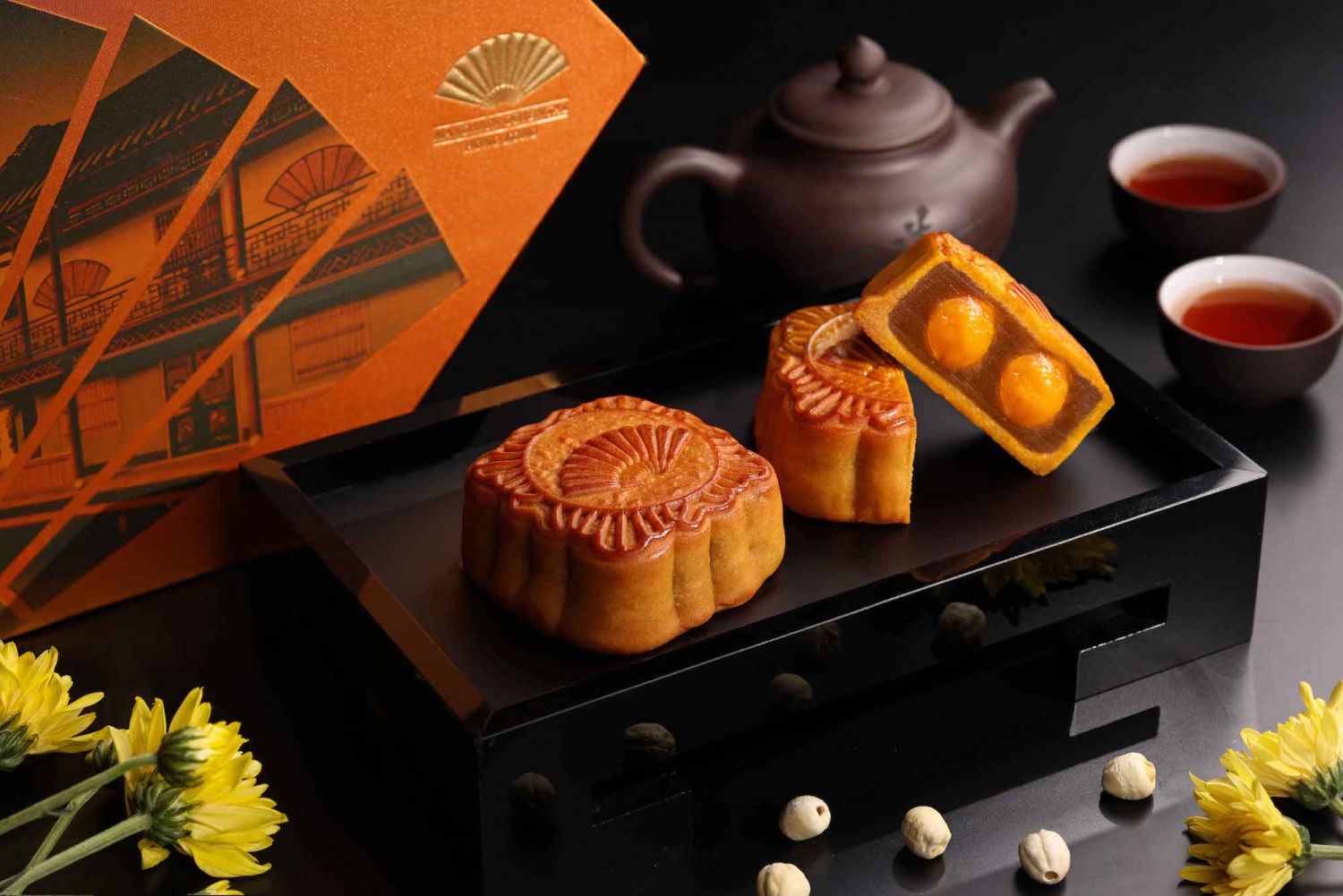 The-Mandarin-Cake-Shop-Mid-Autumn-Festival-Traditional-Mooncake