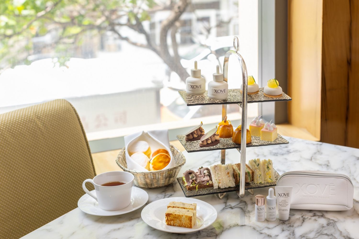 Mandarin-Oriental-Hong-Kong-XOVE-Afternoon-Tea
