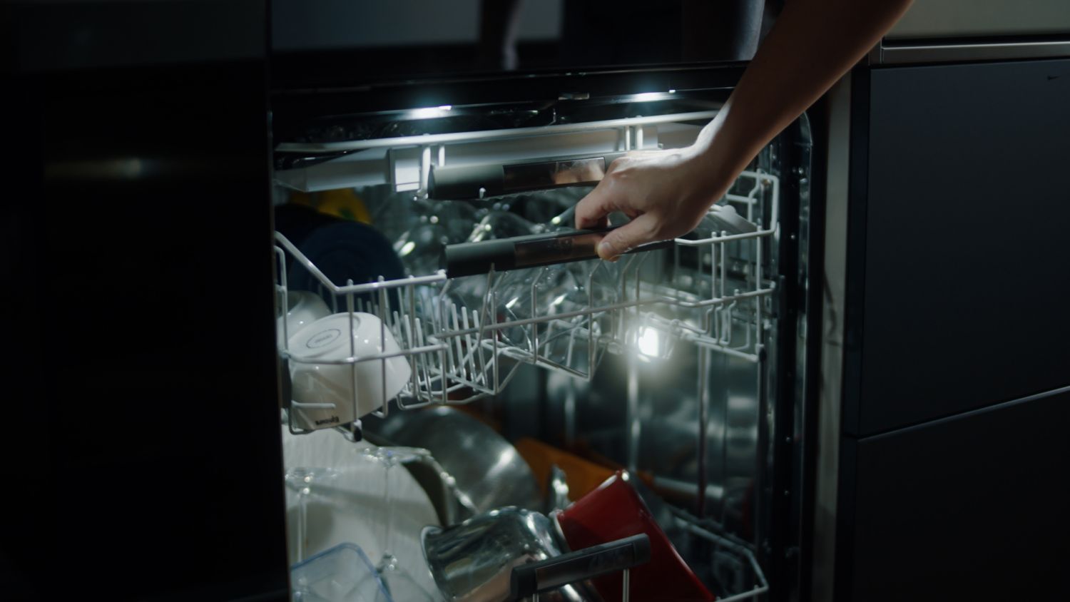 How to Design a Chic Open Kitchen Made for Entertaining with VZug