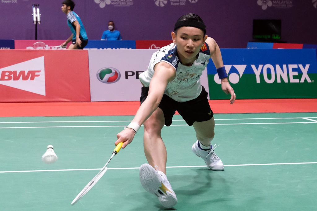 KUALA LUMPUR, MALAYSIA - JULY 06: Tai Tzu Ying of Taipeh in action against Sim Yu Jin of South Korea in their women's singles on day two of the Perodua Malaysia Masters at Axiata Arena on July 06, 2022 in Kuala Lumpur, Malaysia. (Photo by How Foo Yeen/Getty Images)