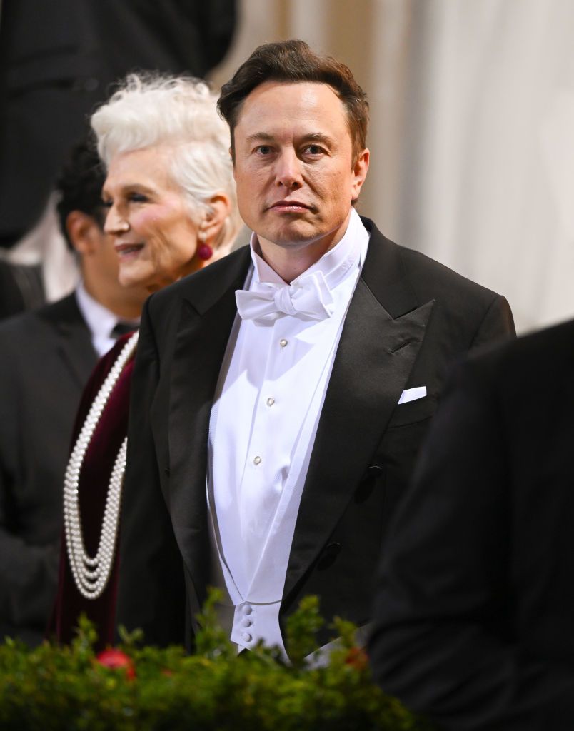 NEW YORK, NEW YORK - MAY 02: Elon Musk and Maye Musk arrive to the 2022 Met Gala Celebrating "In America: An Anthology of Fashion" at Metropolitan Museum of Art on May 02, 2022 in New York City. (Photo by James Devaney/GC Images)