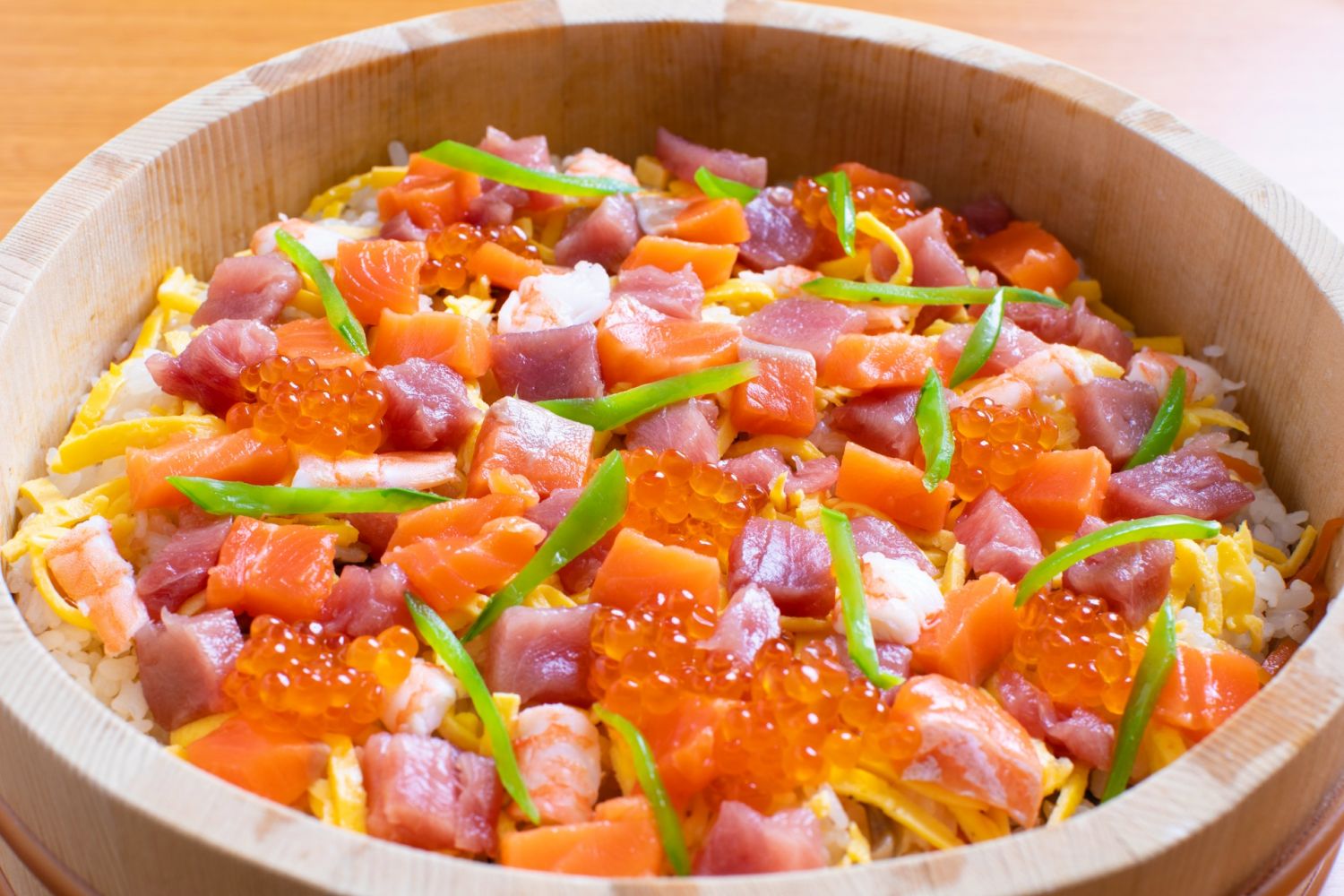 It is made for simple Japanese home cooking and celebration days. On March 3 of the Doll's Festival, many families make it. (Photo: Yuuji / Getty Images))