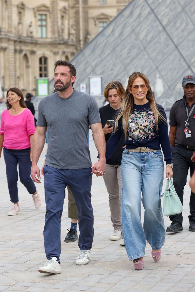 PARIS, FRANCE - JULY 26: Jennifer Lopez and Ben Affleck are seen at the Louvre Museum on July 26, 2022 in Paris, France. (Photo by Pierre Suu/GC Images)