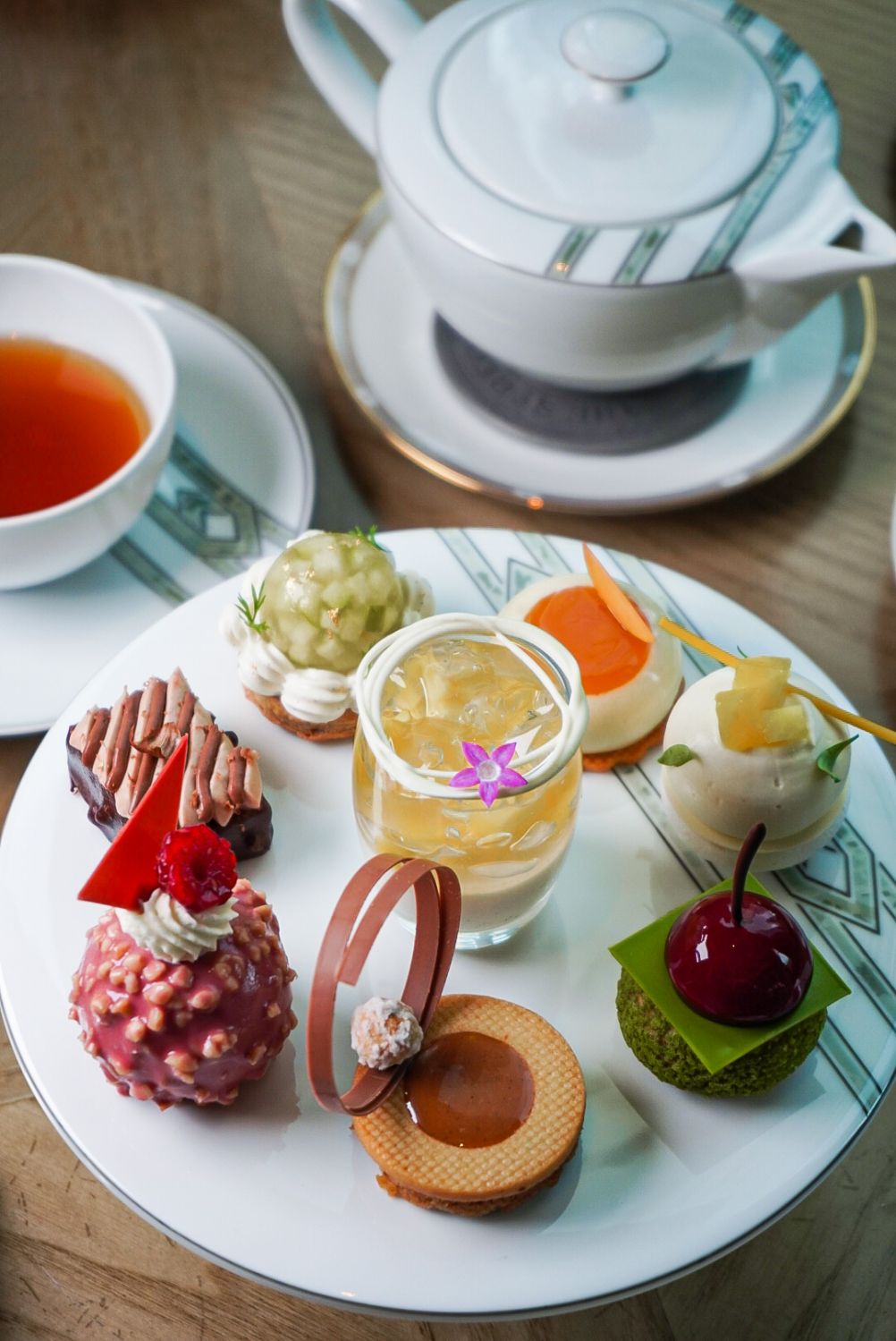 Afternoon tea at St. Regis Hong Kong
