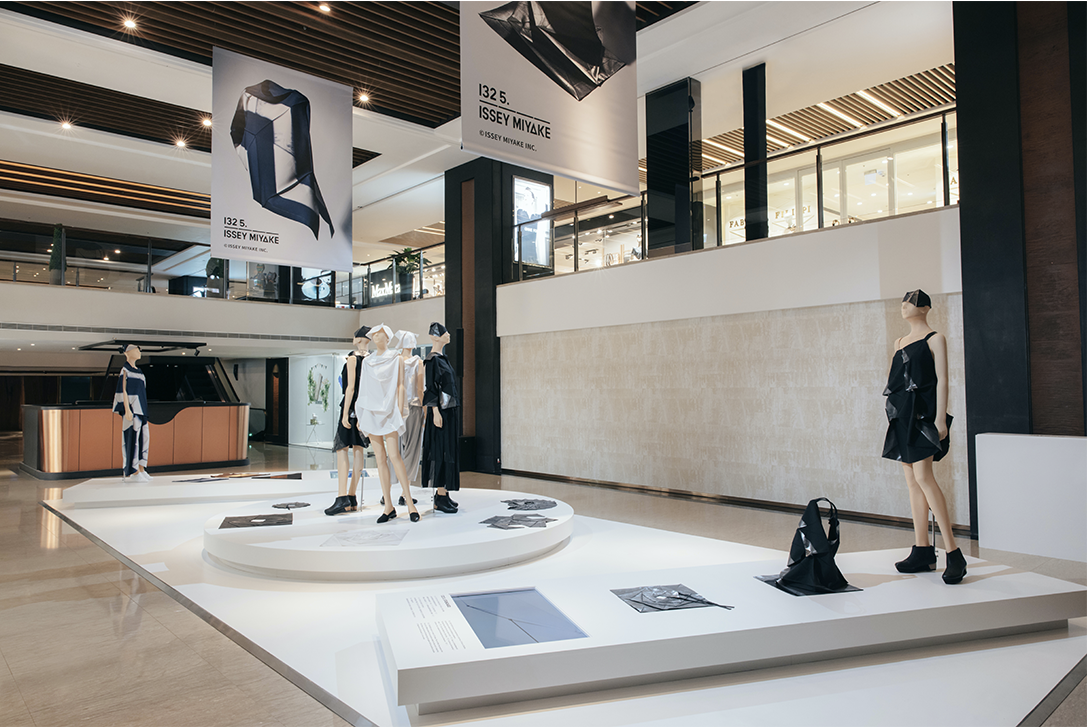 新品未使用 ビニール包装付 本 ISSEY MIYAKE 三宅一生 ISSEY MIYAKE – ISSEY MIYAKE ONLINE STORE