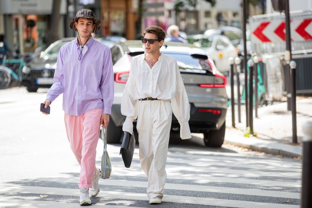 PARIS, FRANCE - JUNE 24: Guest seen outside Paul Smith during Paris Fashion Week - Menswear Spring/Summer 2023 on June 24, 2022 in Paris, France. (Photo by Christian Vierig/Getty Images)