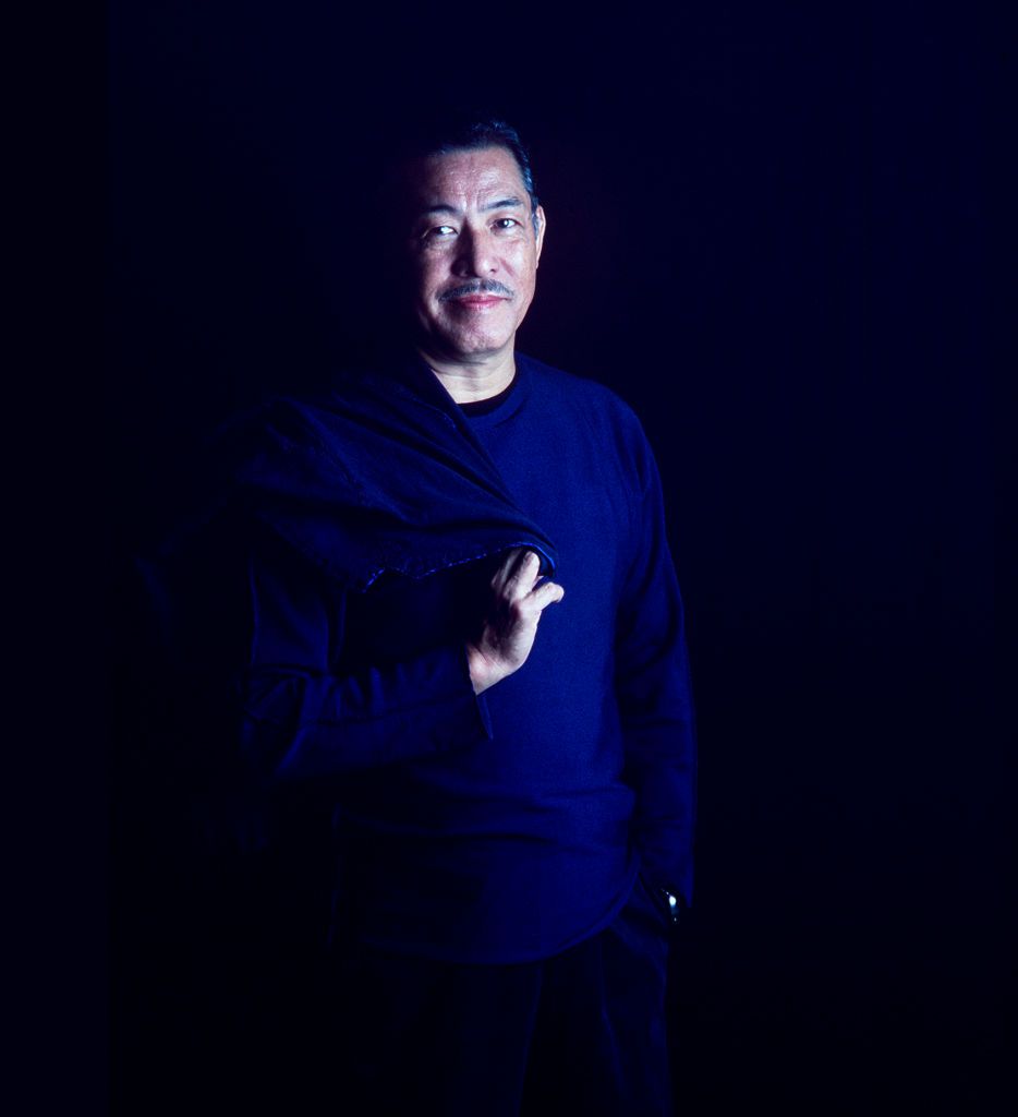 Le styliste japonais Issey Miyake à Paris le 7 septembre 2000, France. (Photo by Gianni GIANSANTI/Gamma-Rapho via Getty Images)