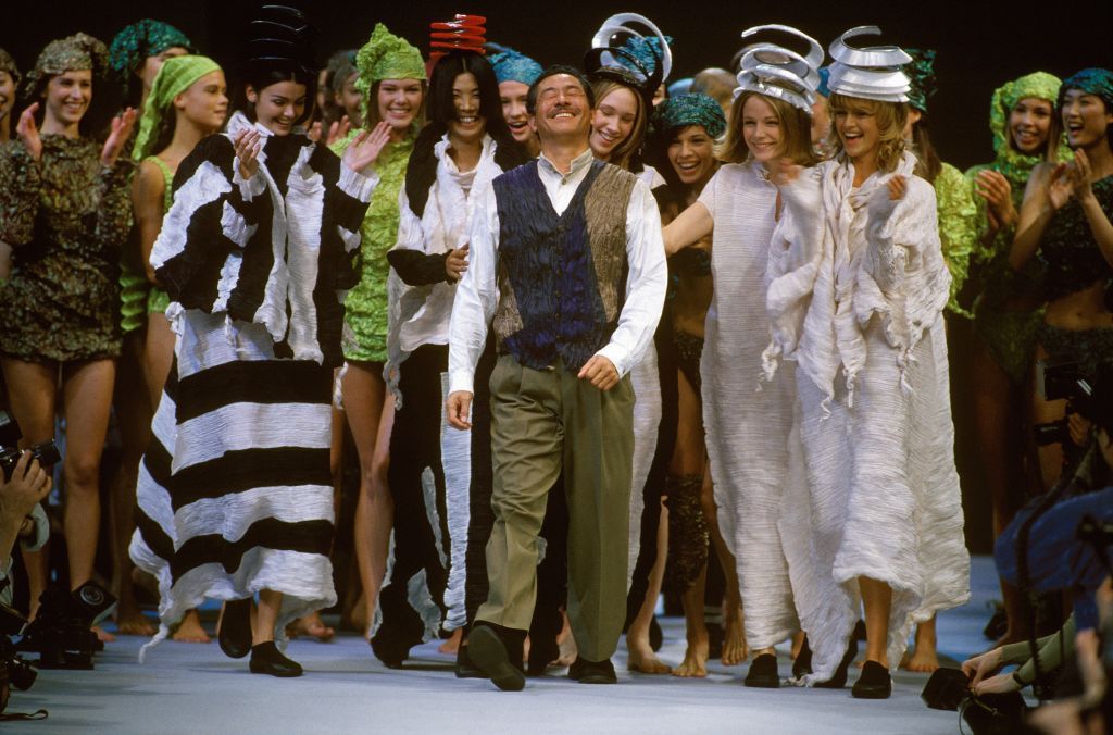 PARIS, FRANCE - MARCH: Issy Miyake And Top Models At Ready To Wear Fall Winter 1993 1994 Show, Paris, March 1993. (Photo by Daniel SIMON/Gamma-Rapho via Getty Images)
