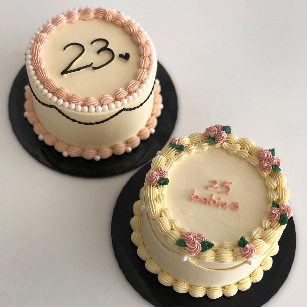 Vintage-style cakes in pastel colours (Photo: @melurcakes/Instagram)