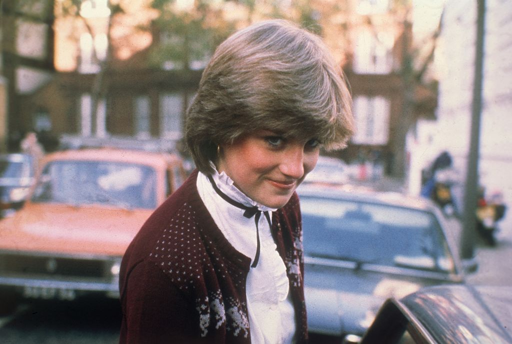 Lady Diana Spencer (1961 - 1997, fiancee to the Prince of Wales, leaving her flat at Coleherne Court in Earl's Court, London, 12th November 1980. (Photo by Central Press/Hulton Archive/Getty Images)