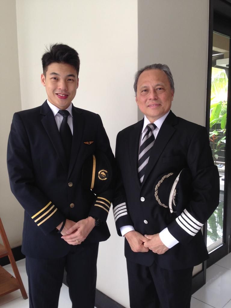 Yeong and his dad when they were both pilots with Malaysia Airlines (Photo: Yeong Jia Xion)