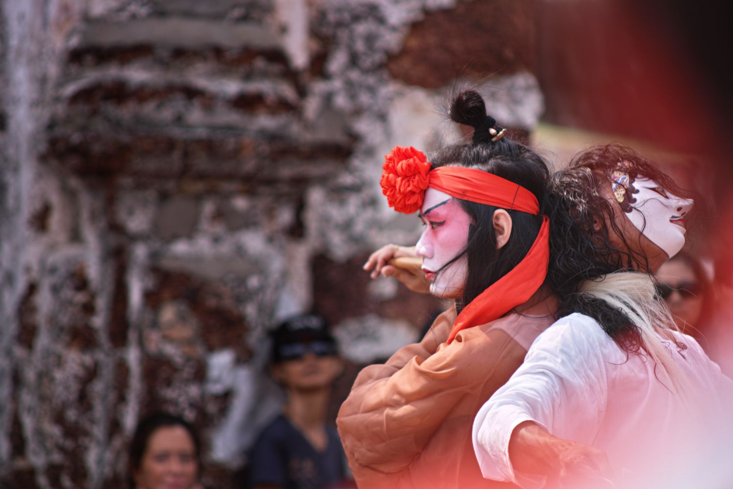 Chong Keat Aun and a Javanese wayang performer in Penang