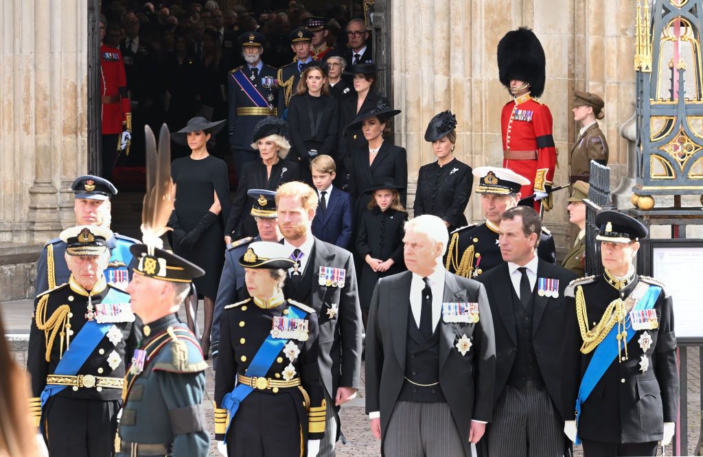 LONDON, ENGLAND - SEPTEMBER 19: Princess Beatrice, Birgitte, Duchess of Gloucester, Princess Eugenie, Camilla, Queen Consort, Prince George of Wales, Catherine, Princess of Wales, Princess Charlotte of Wales, Sophie, Countess of Wessex, Prince William, Prince of Wales, King Charles III, Prince Harry, Duke of Sussex, Anne, Prince Royal, Prince Adrew, Duke of York, Sir Timothy Laurence, Peter Phillips and Prince Edward, Earl of Wessex during the State Funeral of Queen Elizabeth II at Westminster Abbey on Sept