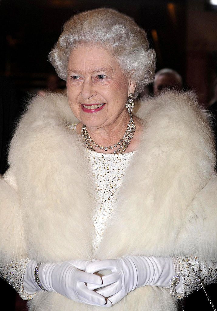 LIVERPOOL- DECEMBER3: (NO PUBLICATION IN UK MEDIA FOR 28 DAYS) Queen Elizabeth ll attends the Royal Variety performance at the Empire Theatre on December 3, 2007 in Liverpool, England. (Photo by Pool/Anwar Hussein Collection/WireImage)