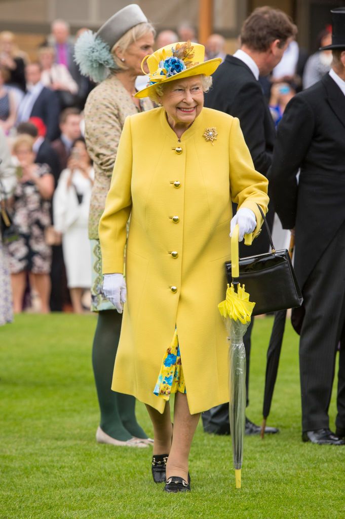 LONDON, ENGLAND - MAY 23: Queen Elizabeth II during the garden party at Buckingham Palace on May 23, 2017 in London, England. A minute's silence was observed for the victims of the Manchester terror attack. (Photo by Dominic Lipinski - WPA Pool / Getty Images)