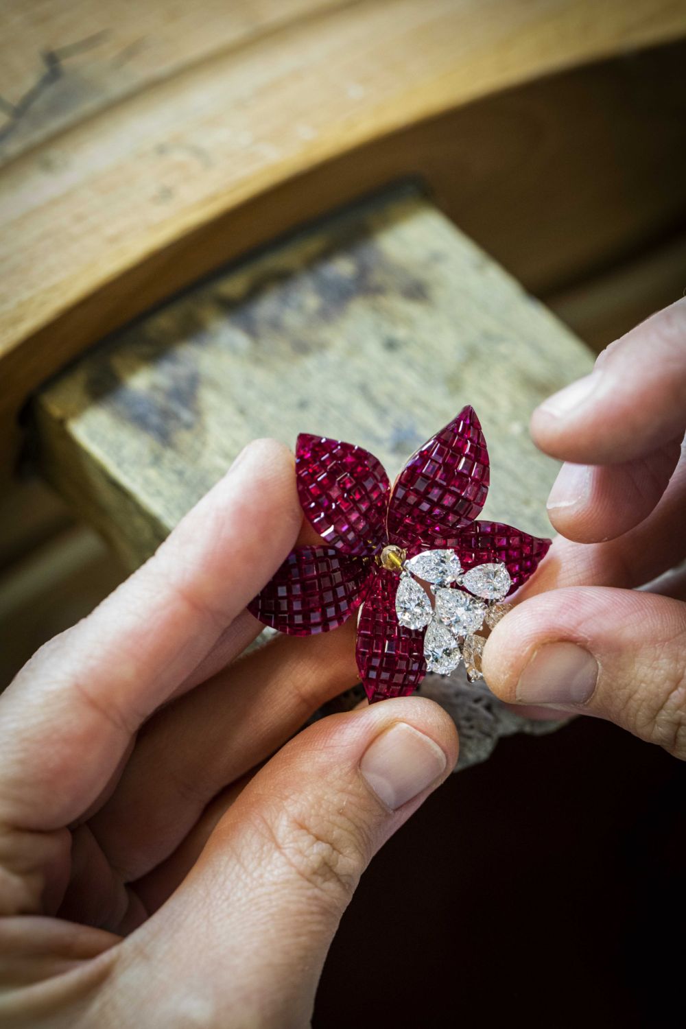 Jo_11- Travail de joaillerie, assemblage. / Jewelry work, assembling.