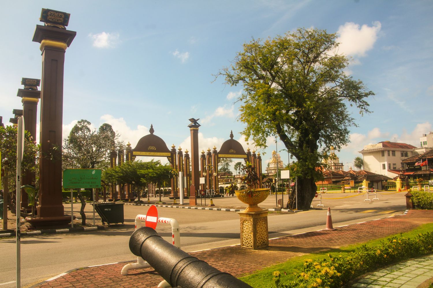 Gerbang Kota Sultan Ismail Petra (Photo: Izdihar Sahalan/Unsplash)