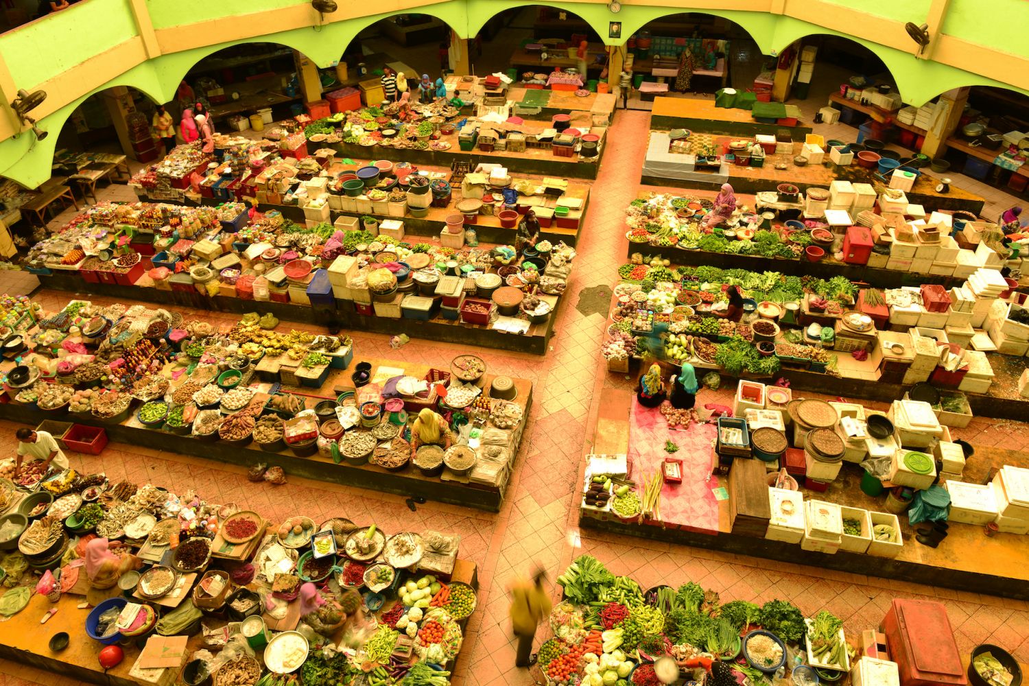 Vegetable market in Kota Bharu, Pasar Siti Khadijah Kelantan (Photo: iStock)