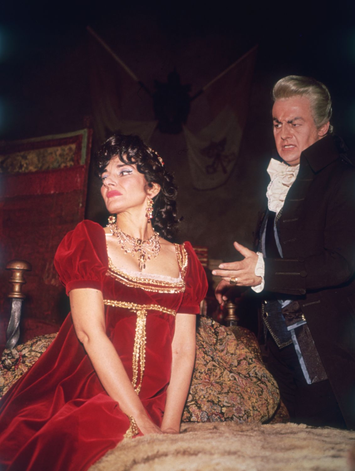 American soprano Maria Callas (1923 - 1977) and Tito Gobbi (1913 - 1984) in Puccini's opera 'Tosca' produced by Franco Zeffirelli at Covent Garden, London. (Photo by Keystone/Getty Images)