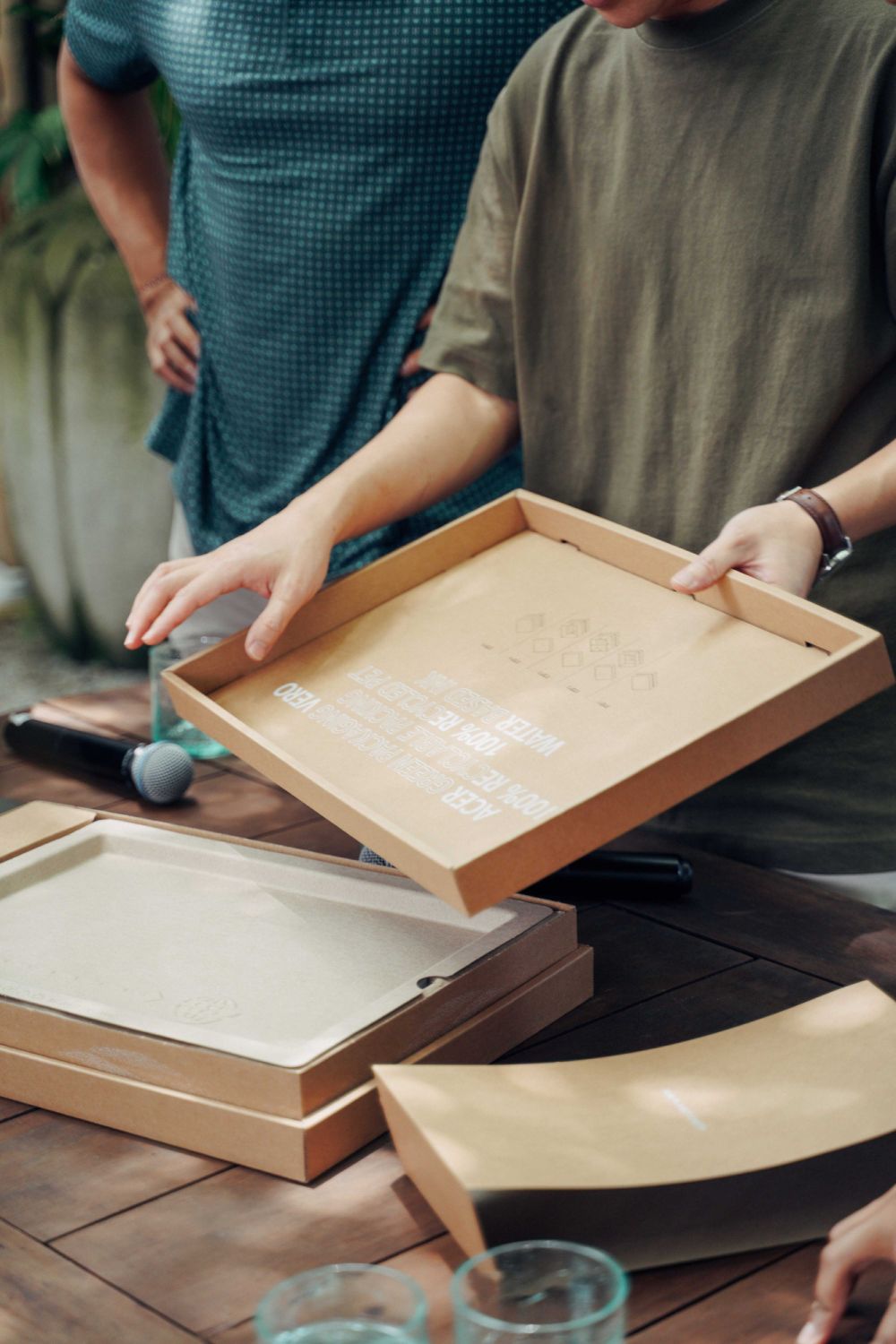 The Aspire Vero's sustainable packaging
