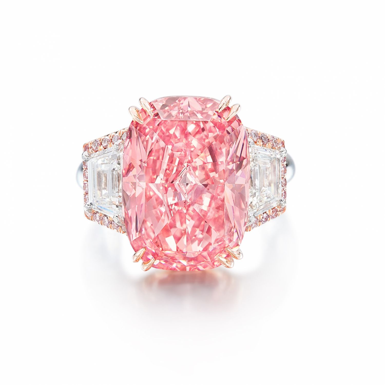威廉姆森粉紅之星成交價達到18.2億台幣。Photo Via Sotheby's