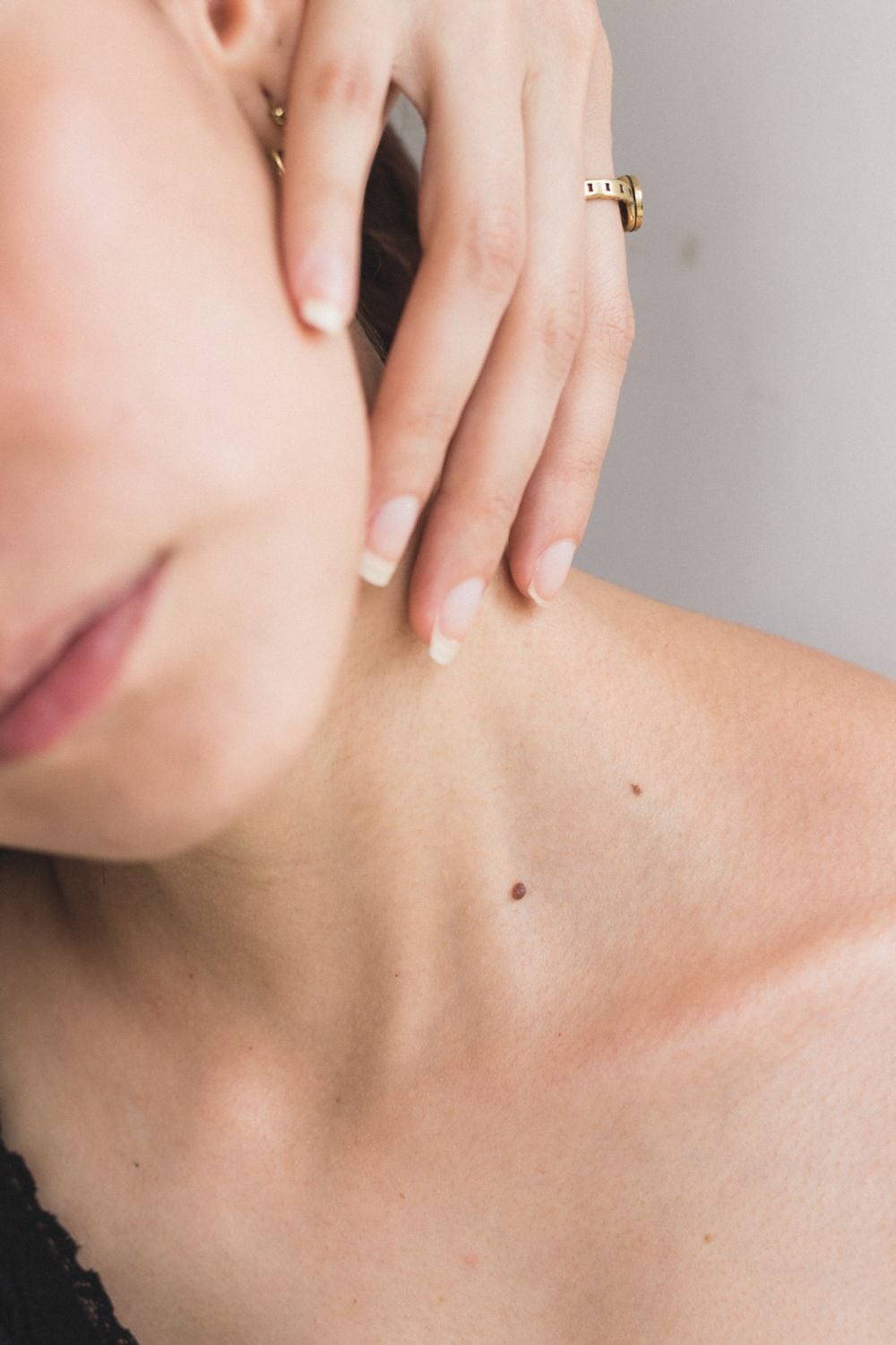 Slugging敷臉法。Photo via unsplash